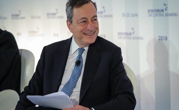Draghi snobba inflazione, Trump e Brexit